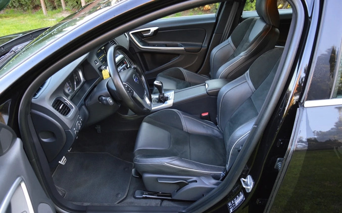 Volvo V60 cena 47900 przebieg: 219141, rok produkcji 2016 z Świdnica małe 497